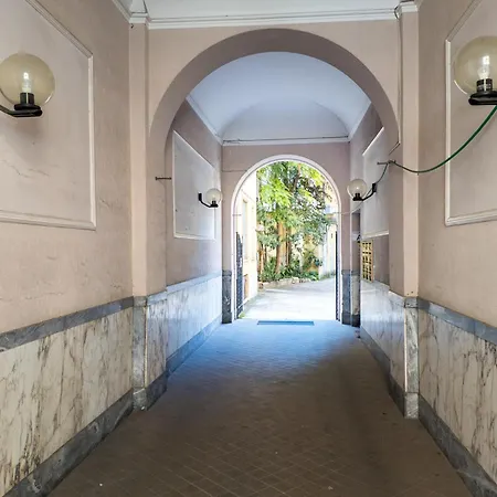 Apartman Iflat Mid-century Modern Vatican *